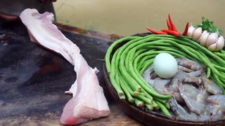 Cooking Shrimp,BBQ Pork with Yat Long Bean - Pork Meat,Shrimp Fried in Hot Oil eating so delicious
