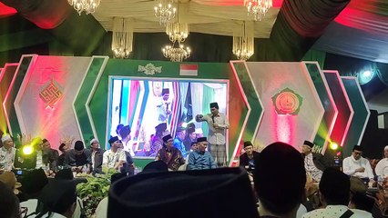 KH ANWAR ZAHID MEMBERIKAN KAJIAN ISLAM