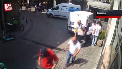 Kapalıçarşı'da saniyeler içinde kuryenin çantasından 50 bin euro çaldılar