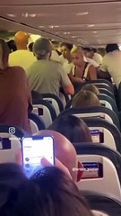 Aziz Yıldırım uçaktaki kavgayı bitirdi!