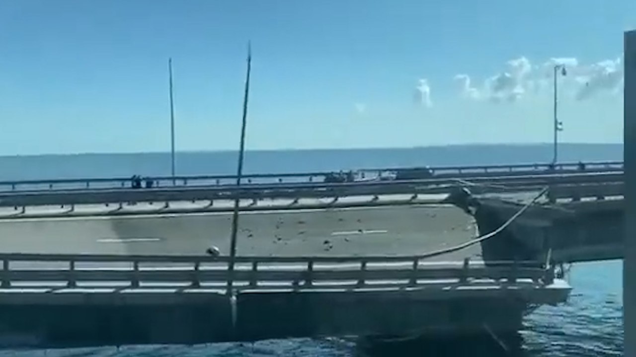 Mueren dos personas por un ataque con drones contra el puente de Kerch, en Crimea
