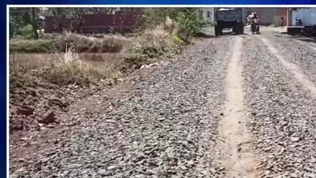 अनूपपुर: निर्माण कार्य शुरू कर अधूरी छोड़ी सड़क लोग परेशान.....देखें रिपोर्ट