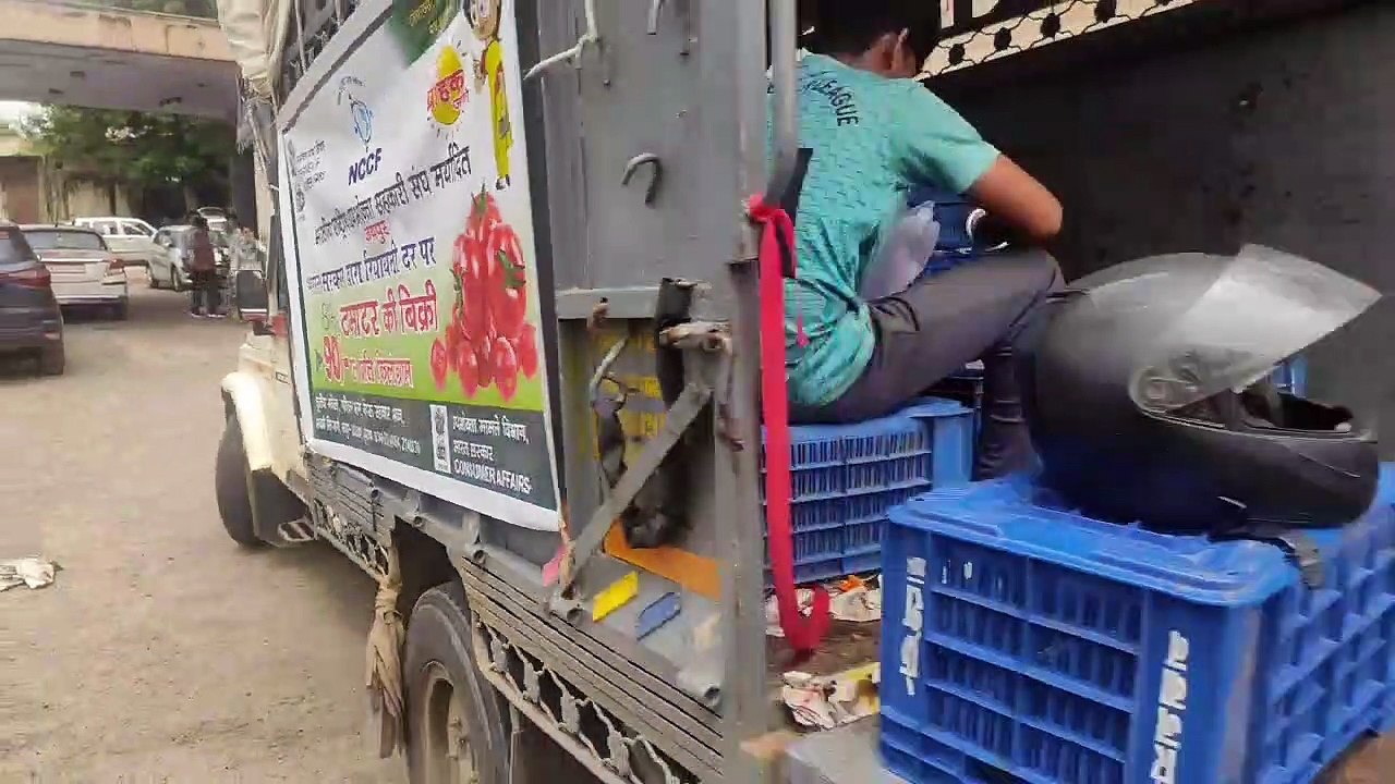 Tomato Price: जयपुर में 80 रुपए किलो टमाटर मिलना शुरू, लगी लोगों की लाइनें