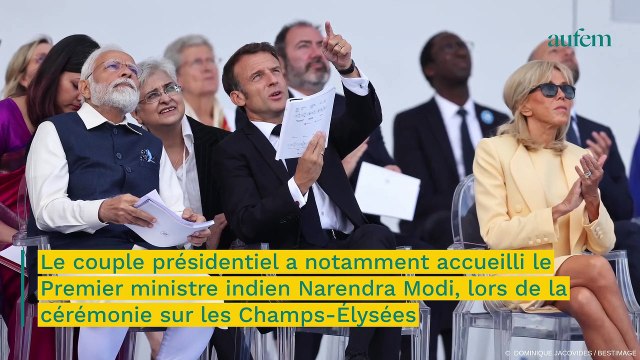 Brigitte Macron sublime avec une couleur très originale qu’elle porte rarement