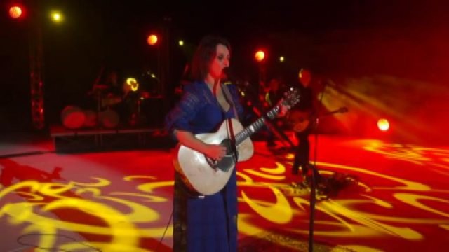 Carmen Consoli canta la sua Sicila al Teatro Greco di Siracusa