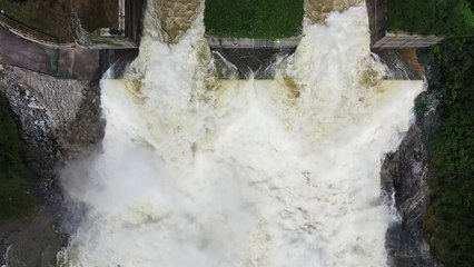 섬진강댐 방류 계속...하류 일부 주민 고립 등 불편 / YTN