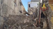 Crollo a Torre del Greco, prosegue l'ispezione tra le macerie