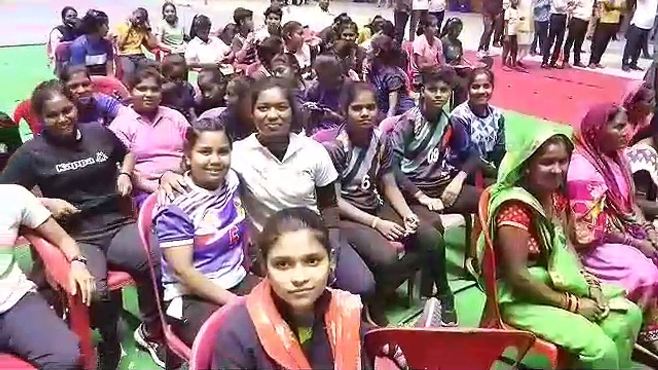 हरेली तिहार के रंग में साराबोर हुआ बहतराई इंडोर...