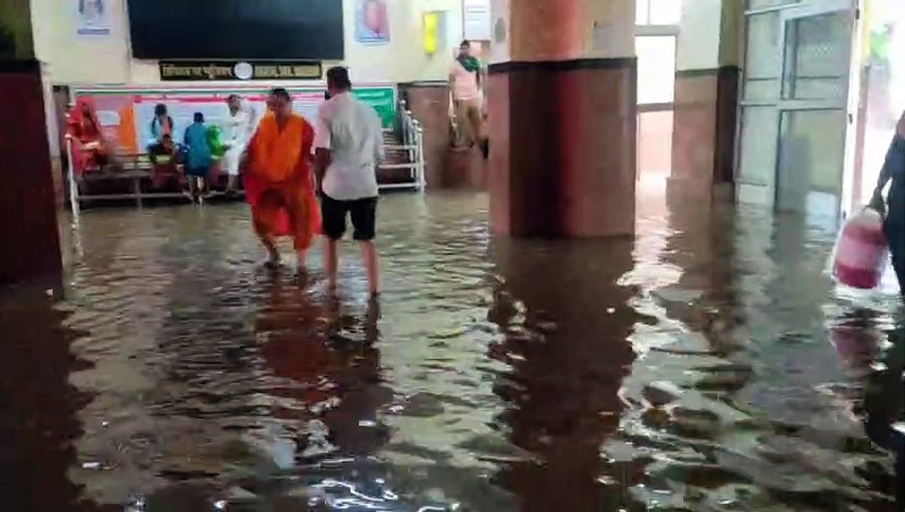 Heavy Rain: अजमेर में बरसात से उफने नाले, सड़कों पर पानी
