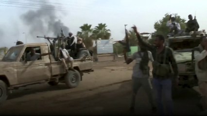 اشتباكات عنيفة بين الجيش السوداني و"الدعم السريع" قرب مقر سلاح المدرعات.. وغارات جوية كثيفة على شرق #الخرطوم #العربية