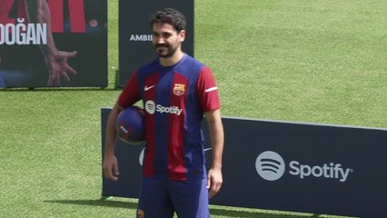 Barcelone - Les premières images de Gündogan avec la tunique blaugrana
