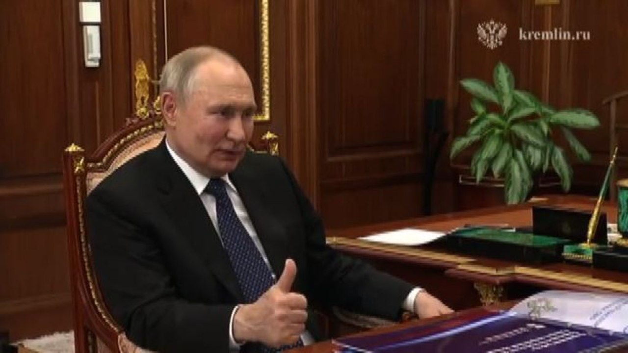 Ucraina, Putin appare in video dopo l'attacco al ponte di Crimea