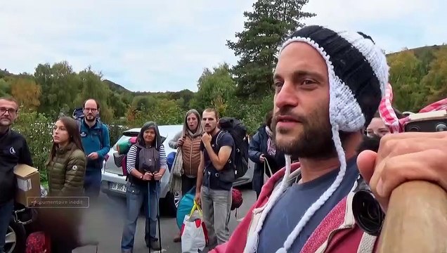 La bande annonce de l'épidose Objectif volcans d'Auvergne de la saison 11 de Nus et culottés .