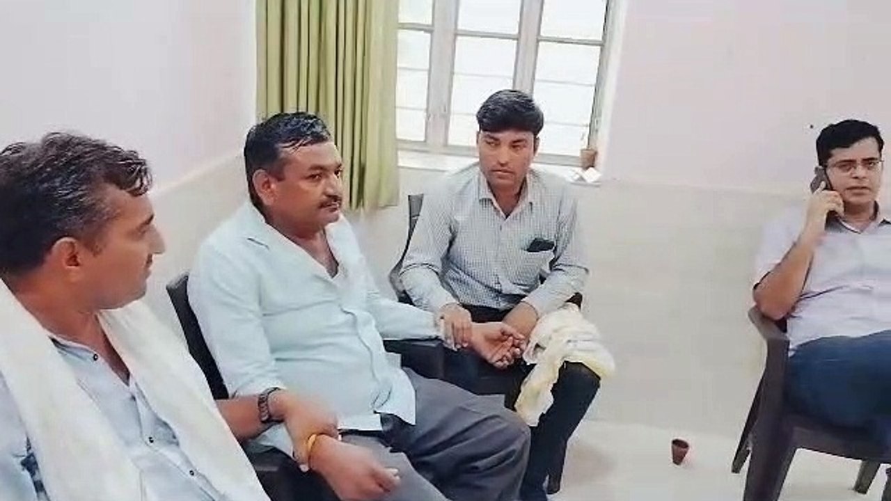 25 सौ रुपए की रिश्वत लेते हैड कांस्टेबल को पकड़ा