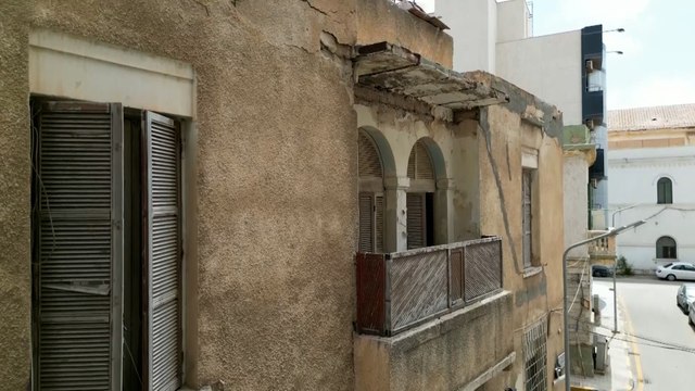 مبان آيلة للسقوط تهدد حياة سكان العاصمة الليبية طرابلس