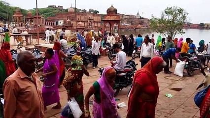 सोमवती व हरियाली अमावस्या पर श्रद्धालुओं ने लगाई आस्था की डुबकी...देखें वीडियो