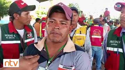 Mototaxistas del Beni protestan en caravana por el racionamiento de combustible