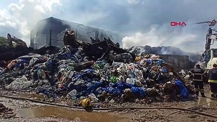 Kartepe'deki Geri Dönüşüm Fabrikasında Yangın Kontrol Altına Alındı