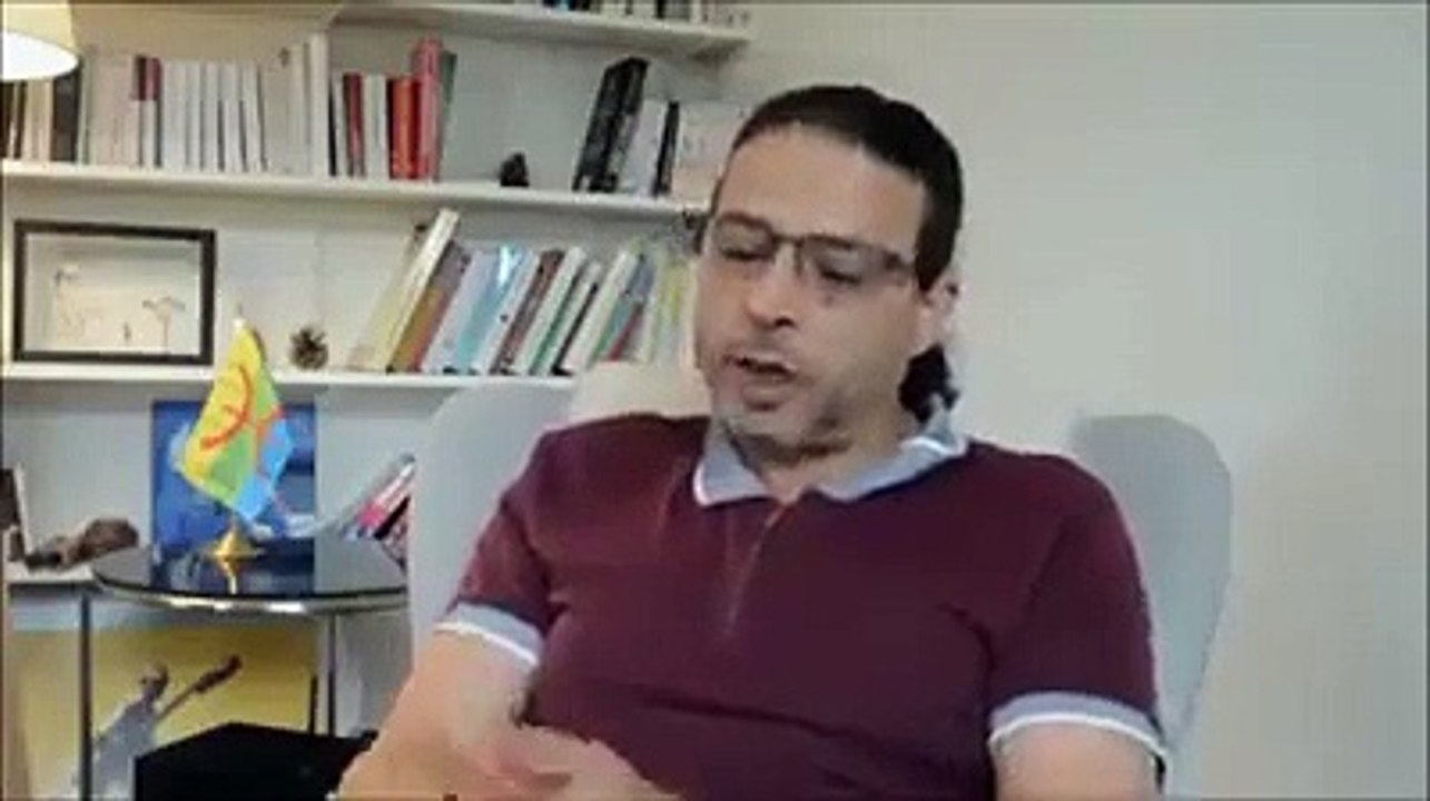 محمد كريم العبيدي صهر صالح كركر والمنشق عن حركة النهضة : "الغنوشي مستعد يبيع امو وبوه وولدو وبنتو من اجل الوصول الى السلطة وقياديي الحركة يعرفونه من اكبر الخونة والكذابين وقد استولى على الأموال المتاتية من الخارج الموجهة لابناء قادة الحركة داخل تونس"