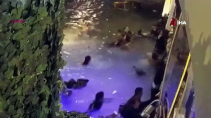 Bebek’teki iskelenin çöküş anı Titanik filmini aratmadı! 25 kişi suya düştü 4 kişi...