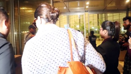 Deepika Padukone indulges in a fun banter with the paps