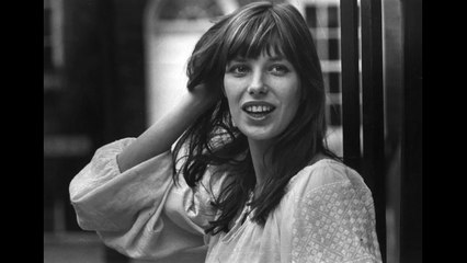 Obsèques de Jane Birkin : Benjamin réconforte Catherine et Chiara devant l'église Saint Roch