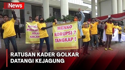 Datangi Kejagung, Ratusan Kader Golkar Demo Tuntut Airlangga Hartarto Ditangkap