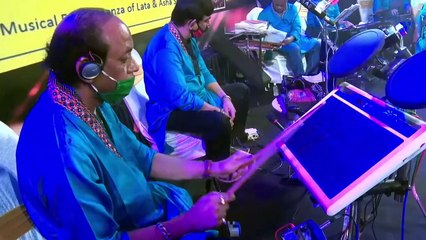 Aajkal Paon Zameen Par // Lata Ki Yaden // Sangeeta Melekar live cover evergreen romantic melodies song