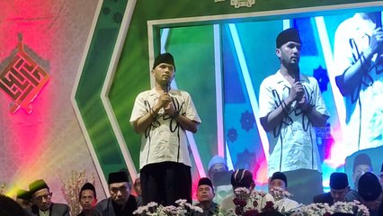 USTATD HANAN ATTAKI MEMBERIKAN KAJIAN ISLAM