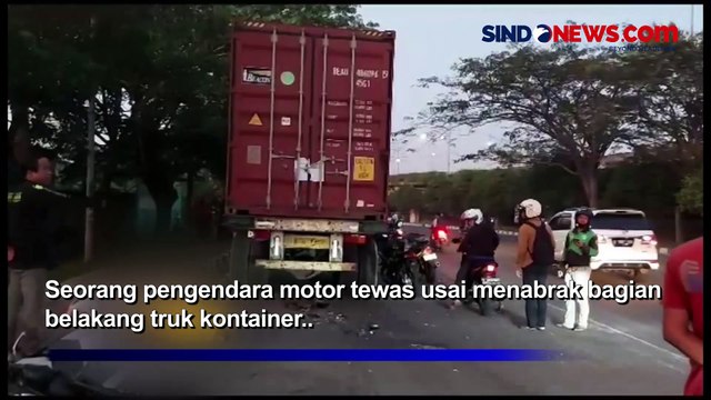 Pemotor Tewas Usai Seruduk Truk Kontainer di Cengkareng Seketika