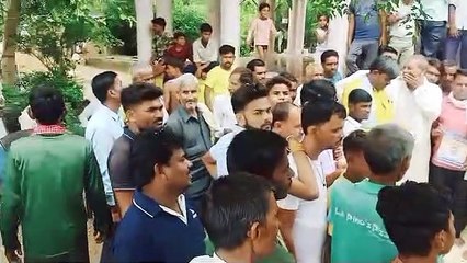 गांवो में लोग बिजली की समस्या को लेकर परेशान है