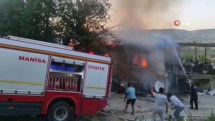 Evde çıkan yangına mahalleli seferber oldu, eşyaları yanmaktan kurtardılar