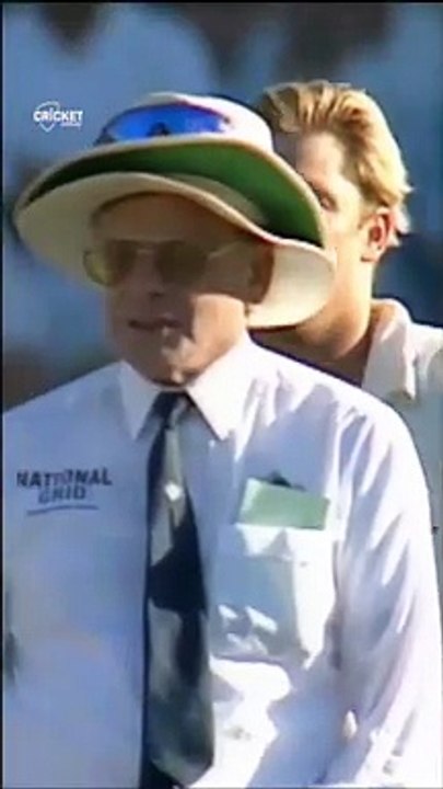 Healy delays the game, Warne then bowls Basit Ali through his legs _ #SaturdaySeed