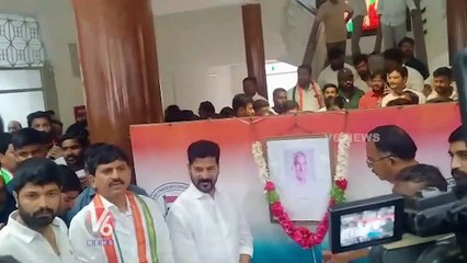 Revanth Reddy Pays Tribute To Kerala Ex CM Oommen Chandy _ V6 News