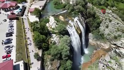 Türkiye'nin en yüksek şelalesine ziyaretçi akını