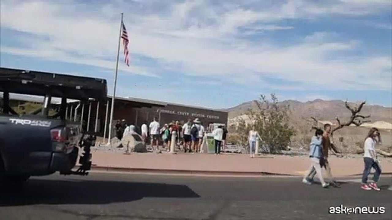 Nella Death Valley (Usa), i 56? diventano un'attrazione per turisti