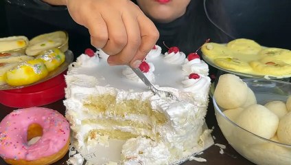 ASMR-EATING-CAKE-WHITE-FOREST-CAKE-RASGU_7