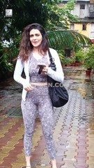 Karishma Tanna योगा क्लास के बाहर हुई स्पॉट