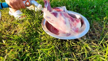 Разделка ЦЕЛОГО БАРАНА! Хрустящие и Сочные Бараньи НОЖКИ с Картофелем в ПЕЧИ_2