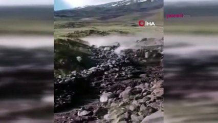 Ağrı Dağı'nda eriyen kar sele neden oldu!