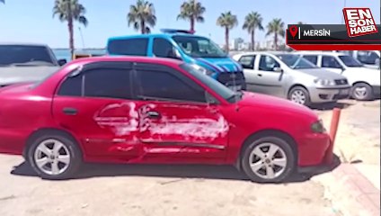 ark halindeyken hareket eden otobüs, otomobile çarpıp markete girdi