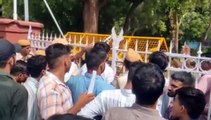 JNVU गैंगरेप मामलाः वीसी कार्यालय पर छात्रों का प्रदर्शन, कुलपति का मांगा इस्तीफा