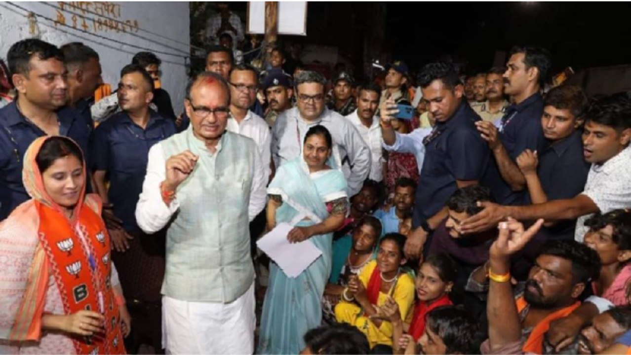 माझी और सपेरा समाज के लोगों के बीच पहुंचे सीएम...