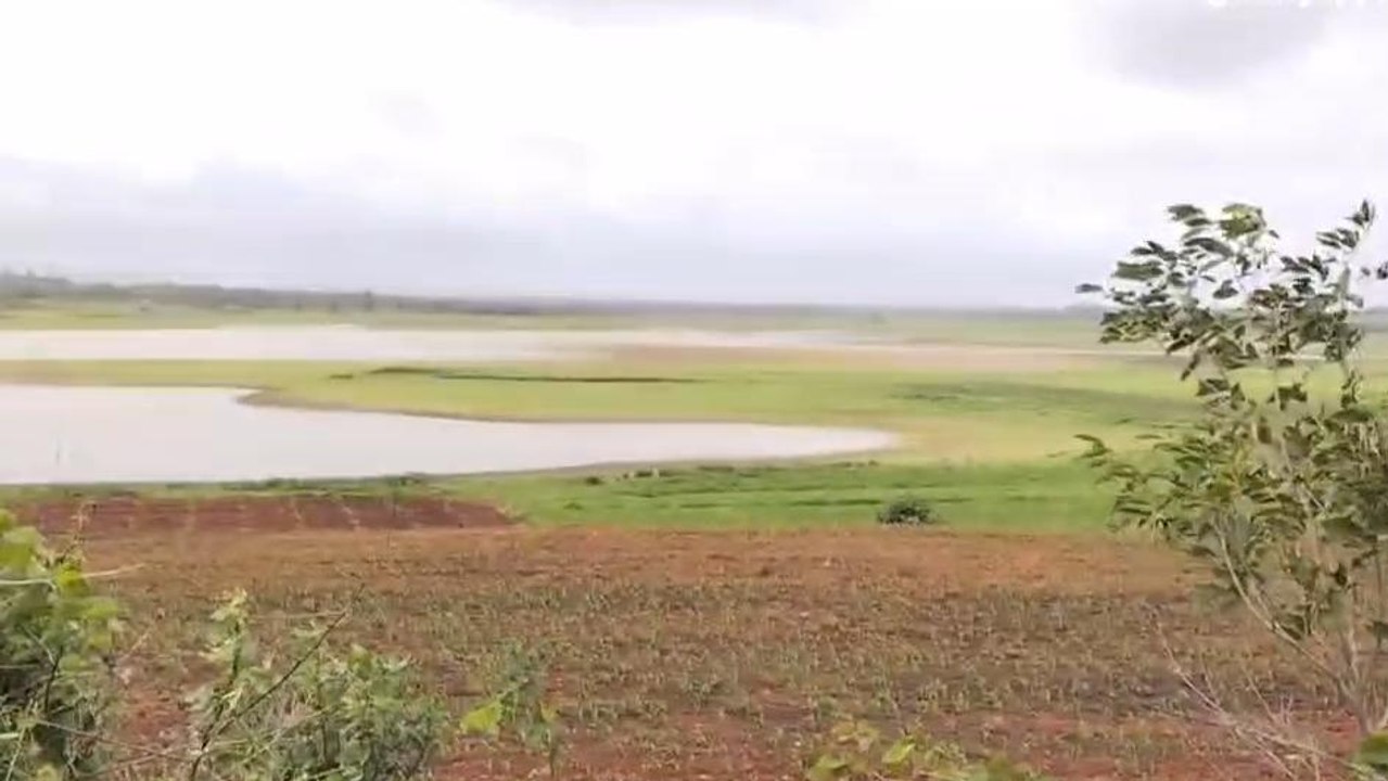 ರಟ್ಟೀಹಳ್ಳಿ: ನೀರಿಲ್ಲದೆ ಬಣಗುಡುತ್ತಿದೆ ಐತಿಹಾಸಿಕ ಮದಗ ಕೆರೆ