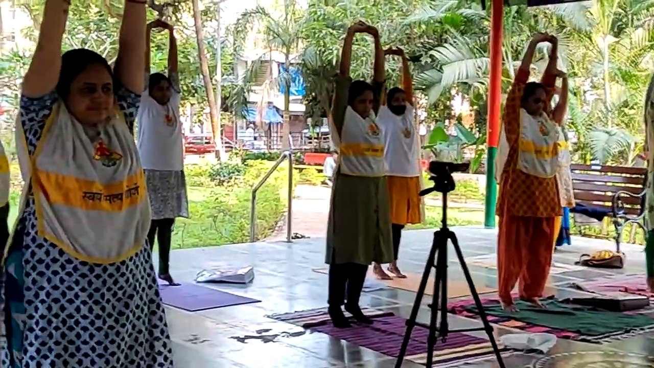 साइटिका से छुटकारा पाएं और साइटिका के दर्द के लिए योग _ Sciatica Yoga & Exercise