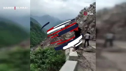 Son anda kurtuldu... Sürücünün ölümden döndüğü anlar kamerada!