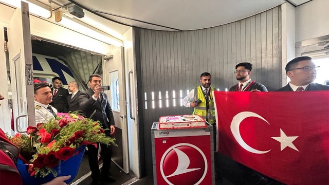 THY'den şampiyon Filenin Sultanlarına özel anons: Şampiyonluk kupası ile bugün aramızdalar