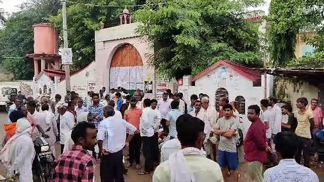 दौसा. 24 घंटे के बाद भी शव का पोस्टर्माटम नहीं,  डॉ किरोडी को मौके पर बुलाने की मांग पर अडे़ परिजन