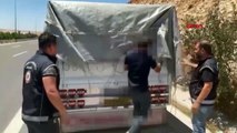Gaziantep'te 43 kaçak göçmen yakalandı, 2 şüpheli tutuklandı