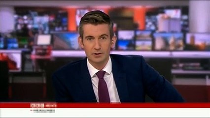 BBC haber spikeri yılanlardan korkunca dalga konusu oldu